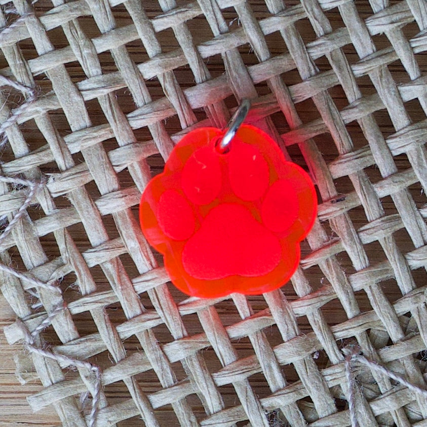 Acryl Bedeltje β Hondenpootje