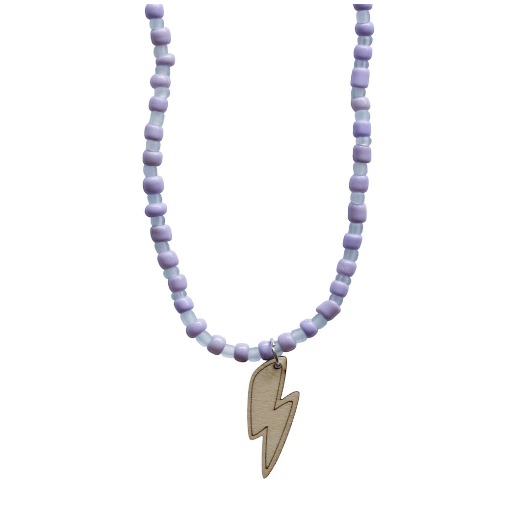 Ketting met houten bliksem-hanger