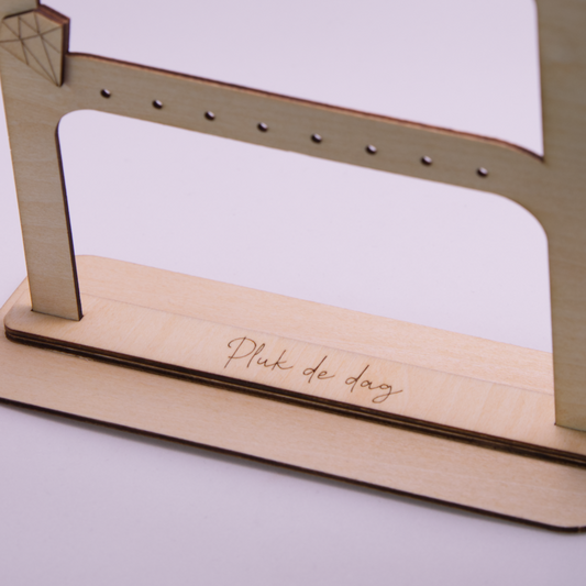 Houten sieradenrekje voor oorbellen – Personaliseer met jouw naam of quote - middel