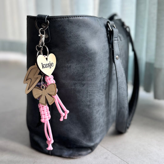 Sleutelhanger met houten hartje – Kusje