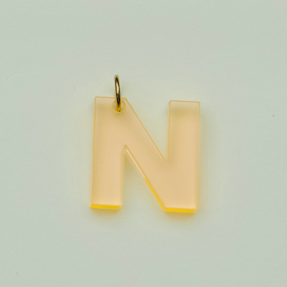 Acryl Bedeltje – Initiaal