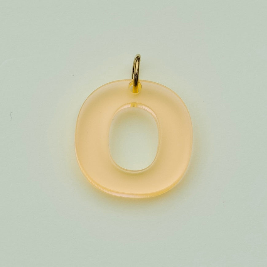 Acryl Bedeltje – Initiaal