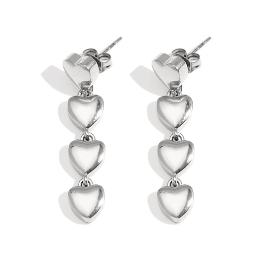 Zilverkleurige hartjes oorbellen